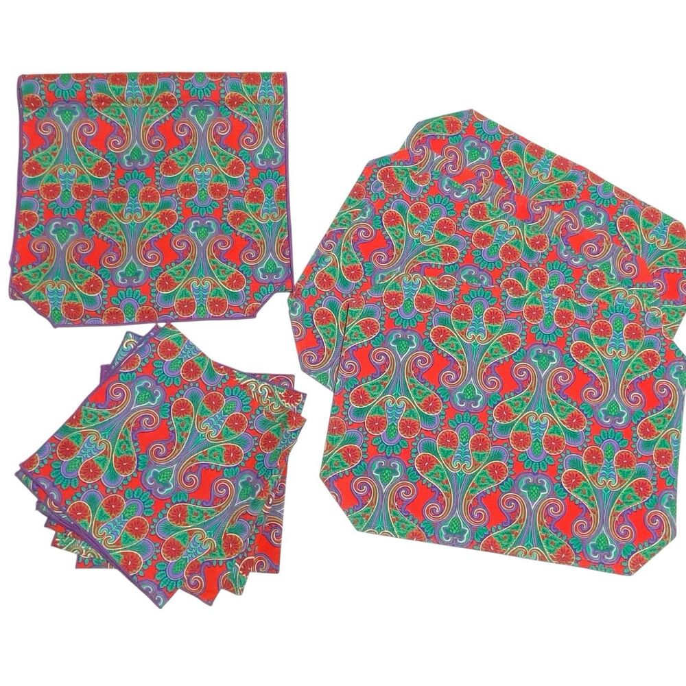 New Vtg John Matouk 8 pc Set Placemats Napkins TABLE RUNNER Paisley Christmas